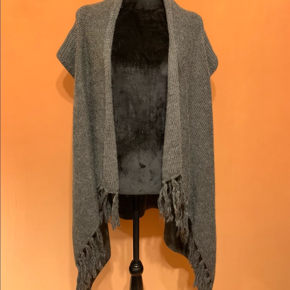 Sweater/Shrug - Picture 5 of 9